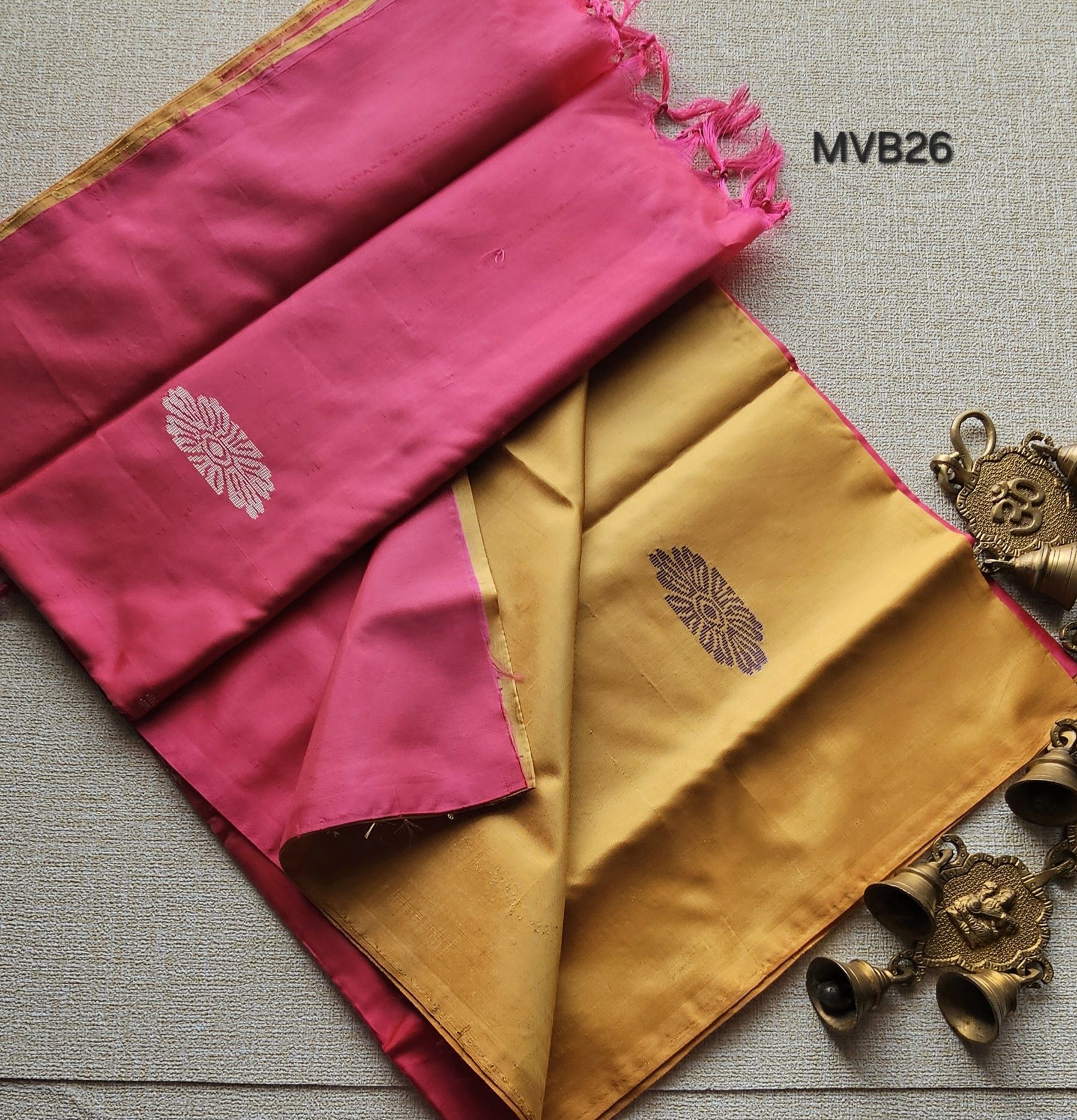 Vazhai Pattu Sarees with Blouse